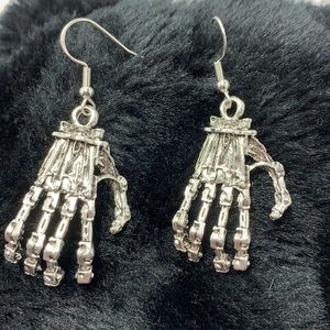 🖤🖤🖤Halloween Skeleton Hand Earrings ☠️☠️☠️